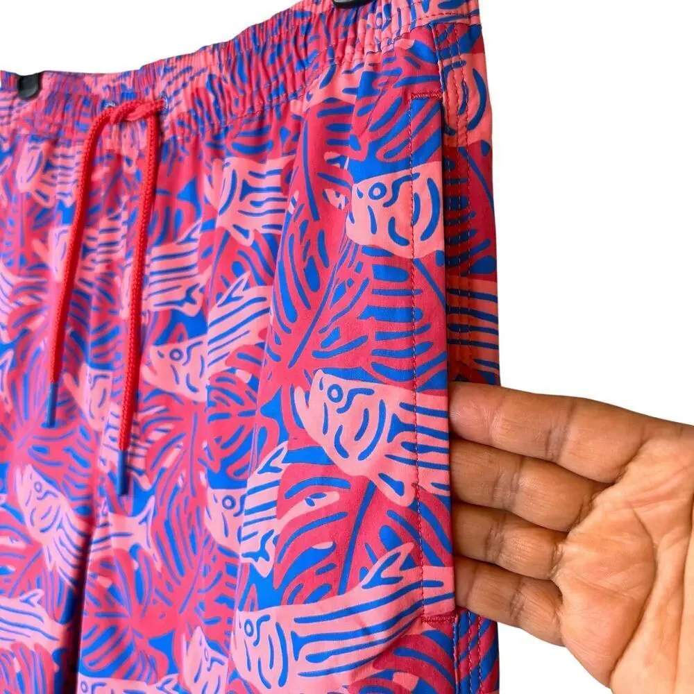 VINEYARD VINES 7" Printed Chappy Swim Trunks in Pinks and Blue Men's XS - Picture 4 of 13